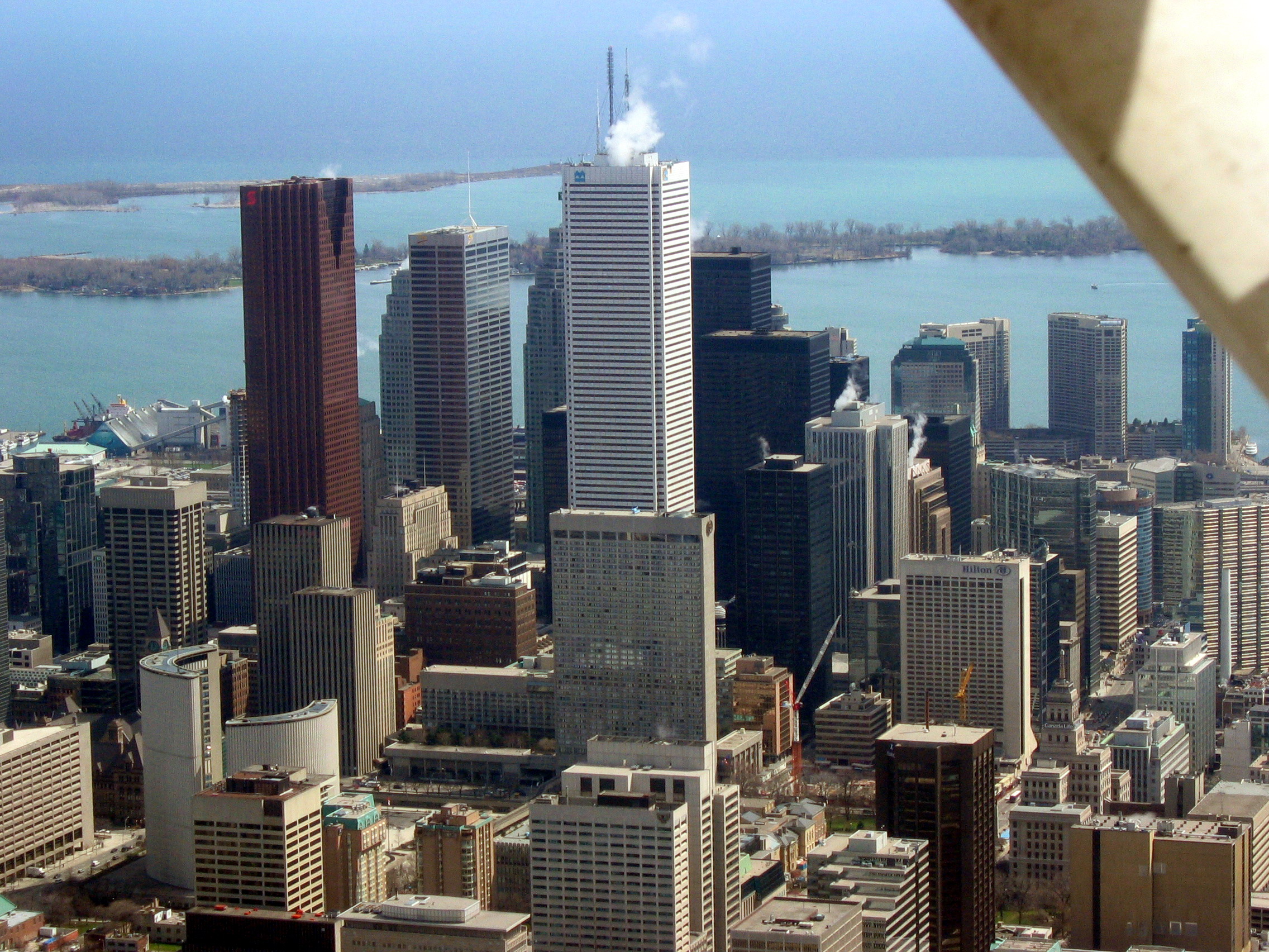 FLying over Toronto April 20 2004 11.jpg